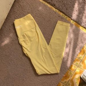 Alphalete ‘Amplify’ Seamless Legging (S) - lemonade